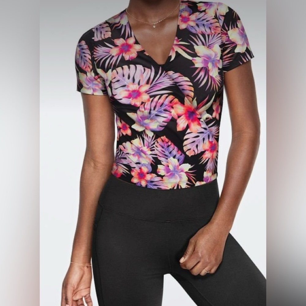 Victoria’s‎ Secret pink women’s size extra small ultimate wrap top new with tags